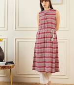 Red geometric printed round neck a-line kurta