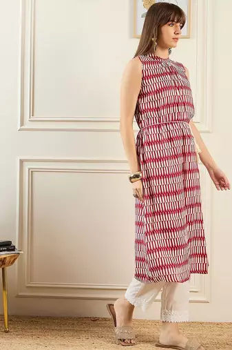 Red geometric printed round neck a-line kurta