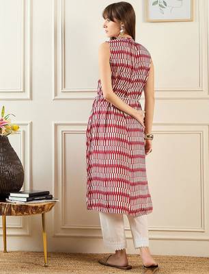 Red geometric printed round neck a-line kurta 5