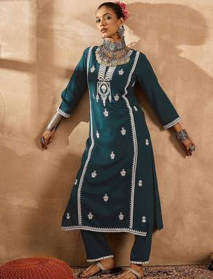 Teal ethnic motifs embroidered notch neck thread work straight kurta 3