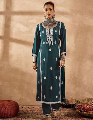 Teal ethnic motifs embroidered notch neck thread work straight kurta 1