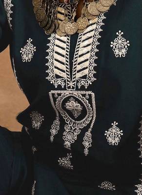 Teal ethnic motifs embroidered notch neck thread work straight kurta 4