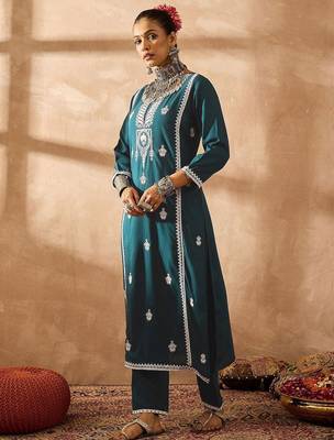 Teal ethnic motifs embroidered notch neck thread work straight kurta 5