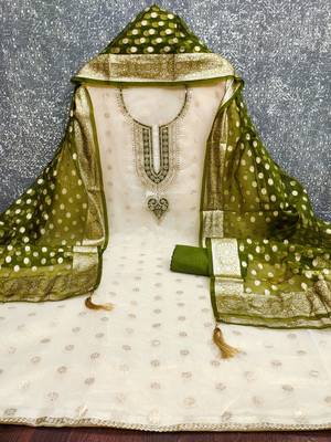 Off white color smart and sophisticated rich party looks simmer jacquard suit 2