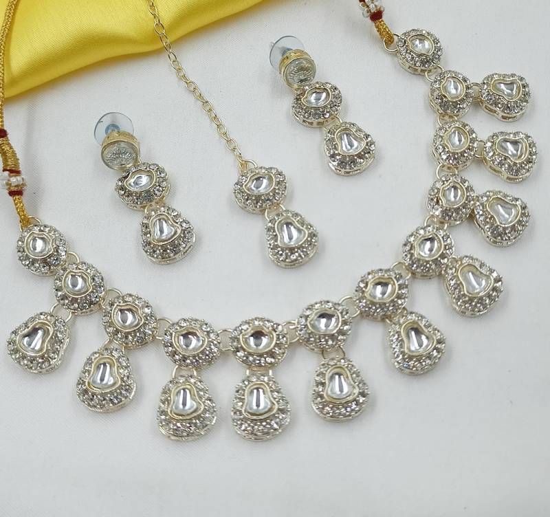 White necklace set with earrings & maang tikka | kundan & agate stone | lekar gold plating