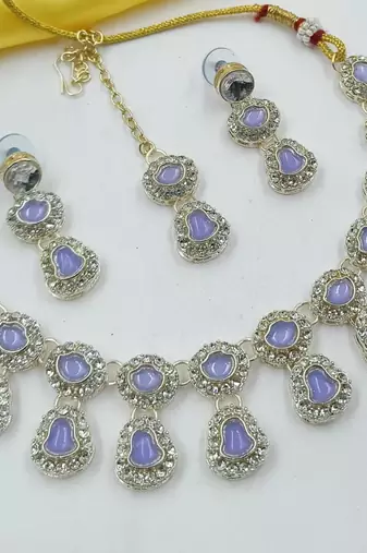 Lavender  necklace set with earrings & maang tikka | kundan & agate stone | lekar gold plating