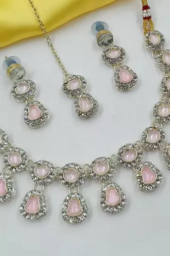 Beby pink necklace set with earrings & maang tikka | kundan & agate stone | lekar gold plating