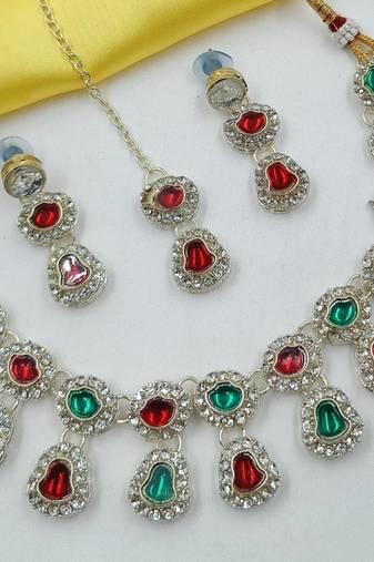 Maroon green necklace set with earrings & maang tikka | kundan & agate stone | lekar gold plating