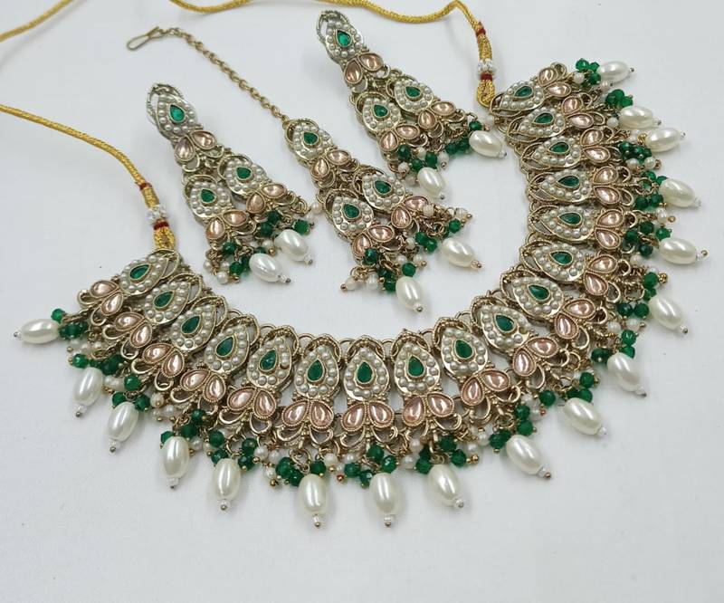Green color necklace set with earrings & maang tikka | kundan and agate stone | antique gold plating