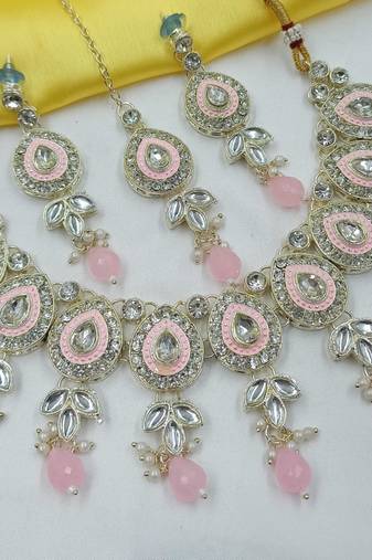 Pink necklace set with earrings & maang tikka | kundan & agate stone | lekar gold plating