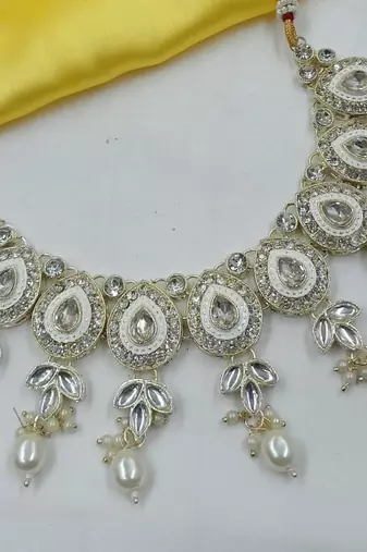 White necklace set with earrings & maang tikka | kundan & agate stone | lekar gold plating