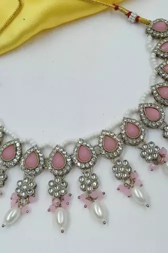 Beby pink color necklace set with earrings & maang tikka | kundan & agate stone | lekar gold plating