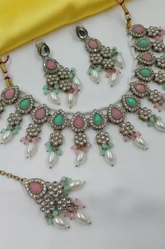 Pink pista color necklace set with earrings & maang tikka | kundan & agate stone | lekar gold plating