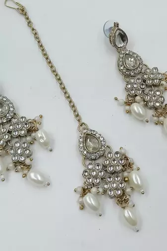 White color necklace set with earrings & maang tikka | kundan & agate stone | lekar gold plating