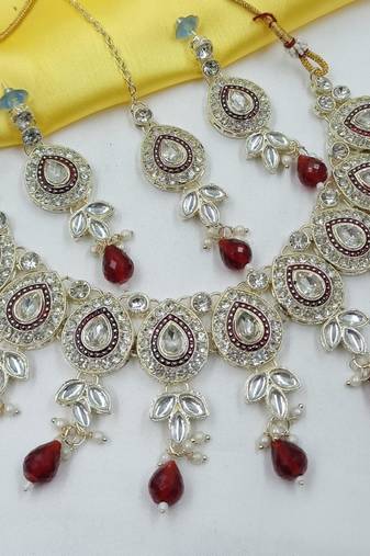 Maroon green set with earrings & maang tikka | kundan & agate stone | lekar gold plating