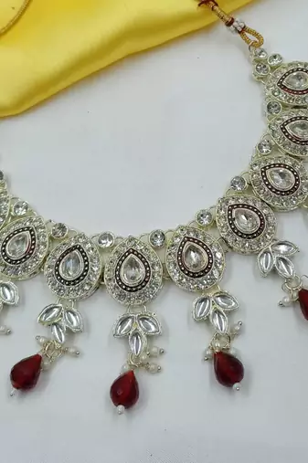 Maroon green set with earrings & maang tikka | kundan & agate stone | lekar gold plating
