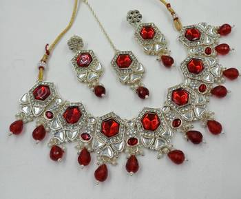 Maroon color necklace set with earrings & maang tikka | kundan & agate stone | lekar gold plating 1