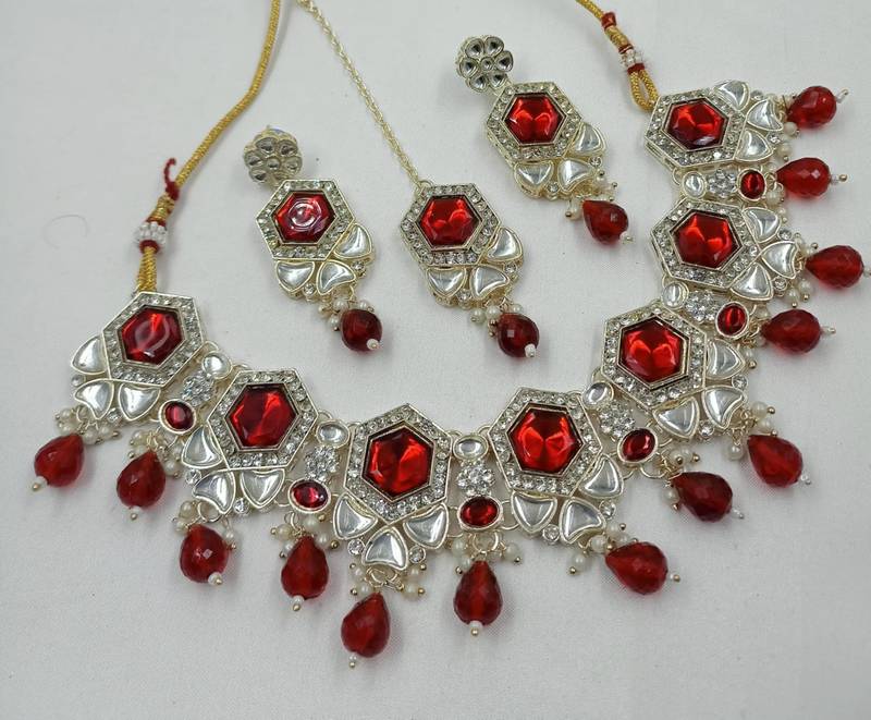 Maroon color necklace set with earrings & maang tikka | kundan & agate stone | lekar gold plating