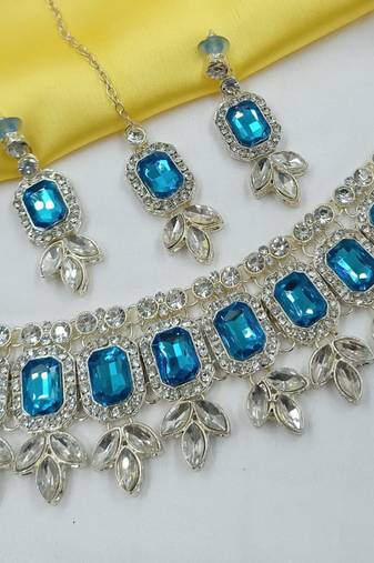 Firoja color necklace set with earrings & maang tikka | kundan & agate stone | lekar gold plating