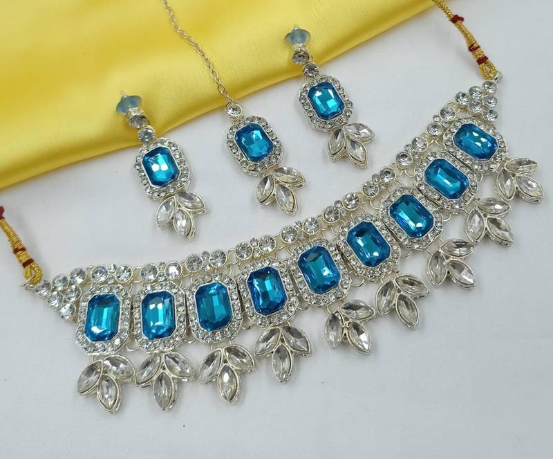 Firoja color necklace set with earrings & maang tikka | kundan & agate stone | lekar gold plating