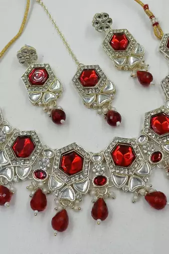 Maroon color necklace set with earrings & maang tikka | kundan & agate stone | lekar gold plating