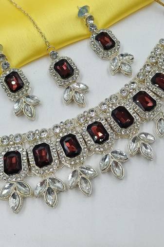 Majnat color necklace set with earrings & maang tikka | kundan & agate stone | lekar gold plating