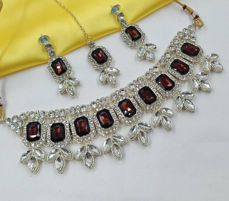 Majnat color necklace set with earrings & maang tikka | kundan & agate stone | lekar gold plating