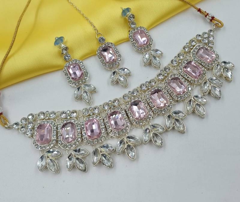 Beby pink color necklace set with earrings & maang tikka | kundan & agate stone | lekar gold plating