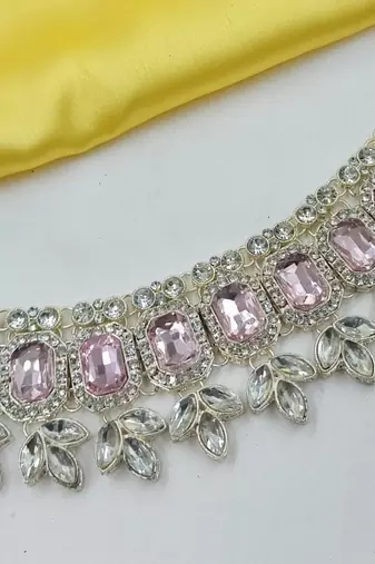 Beby pink color necklace set with earrings & maang tikka | kundan & agate stone | lekar gold plating
