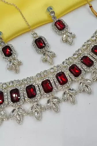 Maroon color necklace set with earrings & maang tikka | kundan & agate stone | lekar gold plating
