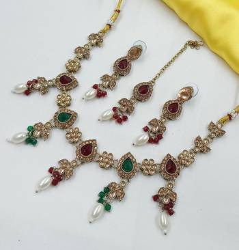 Maroon green color necklace set with earrings & maang tikka | kundan and agate stone | antique gold plating 2