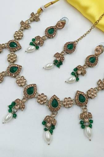 Green color necklace set with earrings & maang tikka | kundan and agate stone | antique gold plating