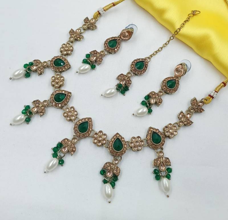 Green color necklace set with earrings & maang tikka | kundan and agate stone | antique gold plating