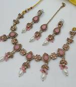 Beby pink color necklace set with earrings & maang tikka | kundan and agate stone | antique gold plating