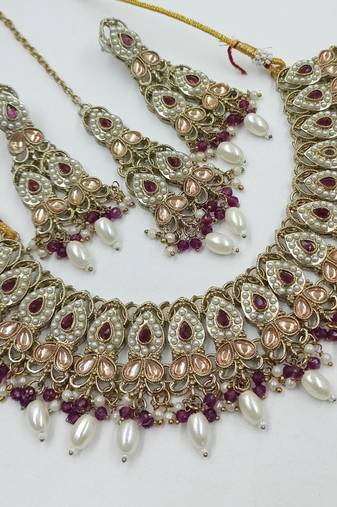 Majanta color necklace set with earrings & maang tikka | kundan and agate stone | antique gold plating