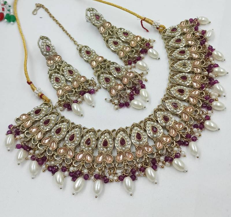 Majanta color necklace set with earrings & maang tikka | kundan and agate stone | antique gold plating