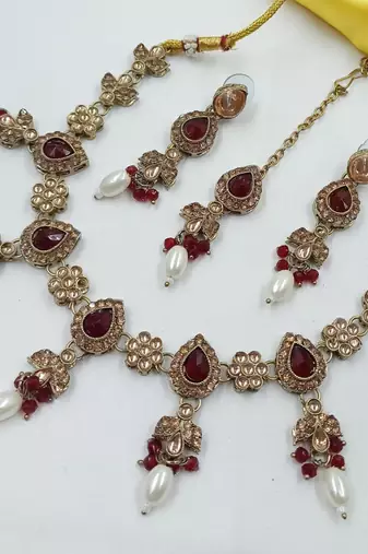 Maroon color necklace set with earrings & maang tikka | kundan and agate stone | antique gold plating