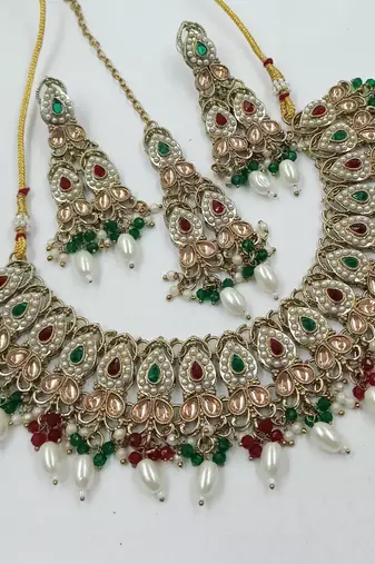 Maroon green color necklace set with earrings & maang tikka | kundan and agate stone | antique gold plating