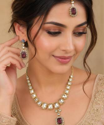 Magenta color necklace set with earrings & maang tikka | kundan and agate stone | antique gold plating 1