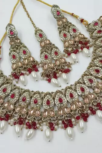 Maroon color necklace set with earrings & maang tikka | kundan and agate stone | antique gold plating
