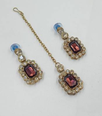 Magenta color necklace set with earrings & maang tikka | kundan and agate stone | antique gold plating 3
