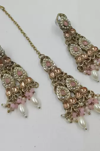 Beby pink color necklace set with earrings & maang tikka | kundan and agate stone | antique gold plating