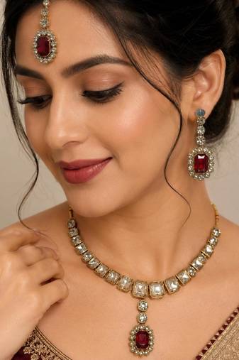 Maroon color necklace set with earrings & maang tikka | kundan and agate stone | antique gold plating