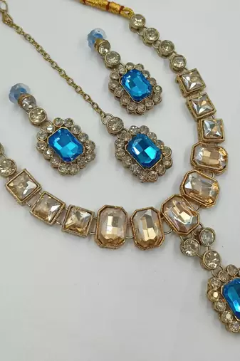 Firoza color necklace set with earrings & maang tikka | kundan and agate stone | antique gold plating