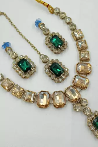 Green color necklace set with earrings & maang tikka | kundan and agate stone | antique gold plating