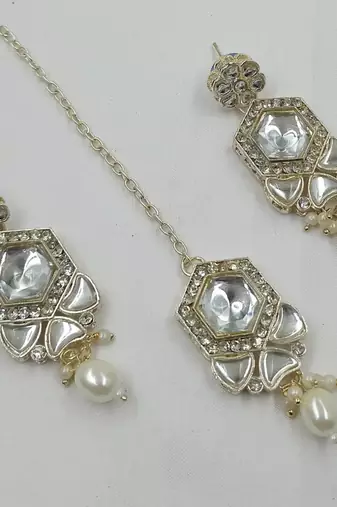 White color necklace set with earrings & maang tikka | kundan & agate stone | lekar gold plating