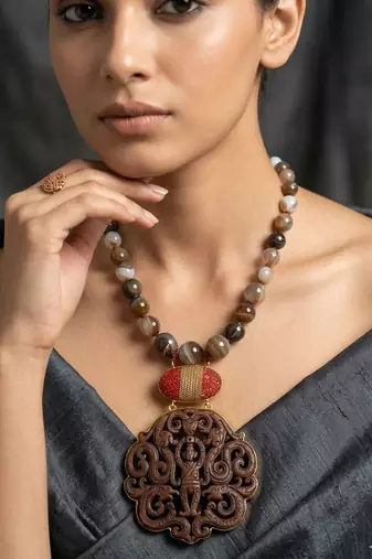 Brown natural gemstone handcrafted hand-beaten pendant necklace for women
