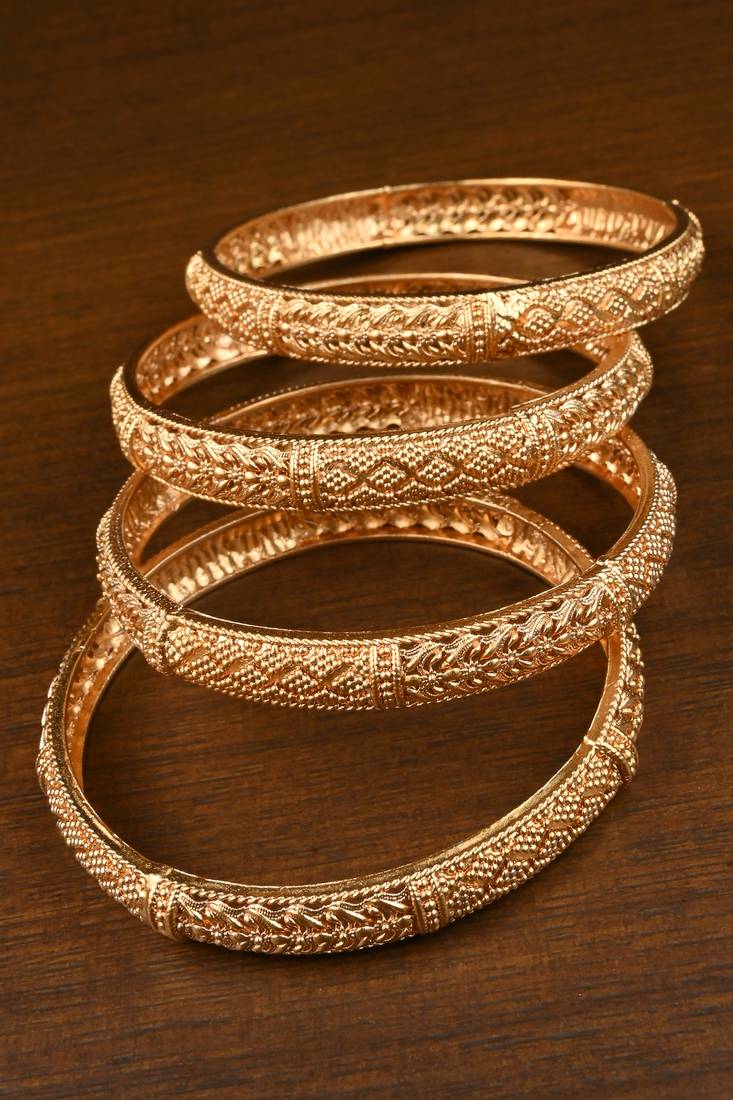 Heritage Engraved Gold Bangle