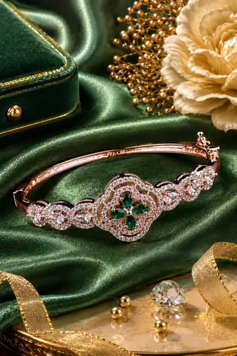Rose gold finish emeraldia bracelet