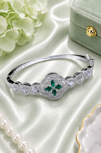 Rhodium finish emeraldia bracelet